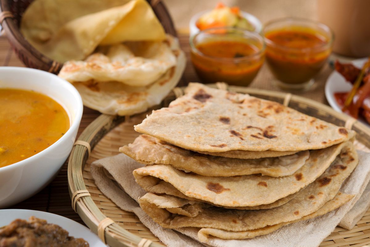 Roti Canai: Roti Pipih Malaysia dengan Kari yang Sempurna